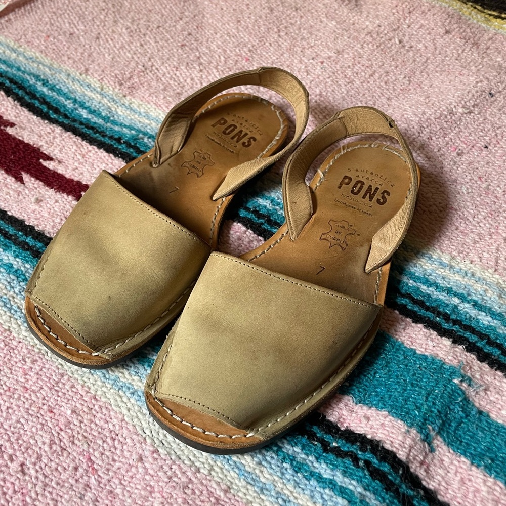 Pons Beige Leather Sandals